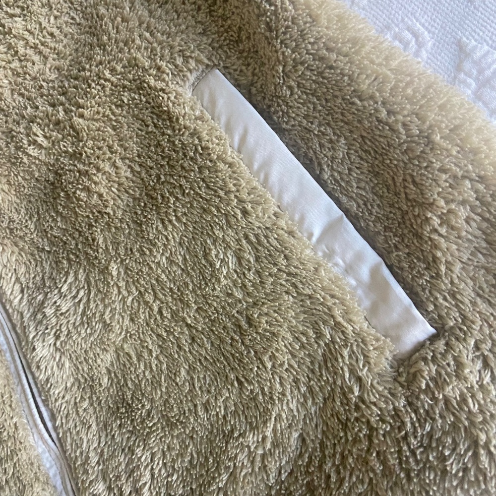Patagonia Teddy Zip Vest - Picture 3 of 6